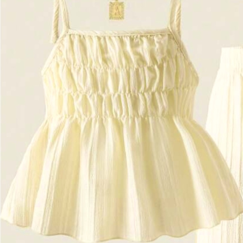NWT Cute Yellow Top